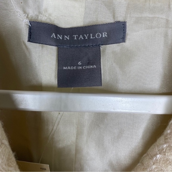 Ann Taylor Creme Colored Tweed Blazer Size 6 Retails  198$ It’s NEW - Picture 3 of 8